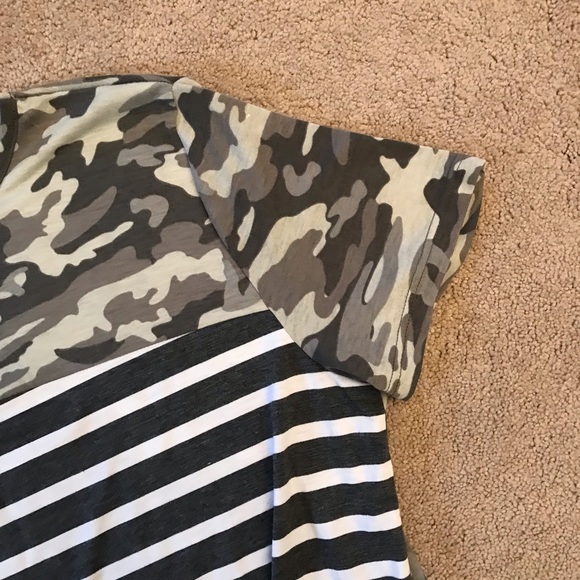 Tickled Teal Camo Striped Tunic Top Womens Size Medium Army Green Grey Knot Tie - Picture 5 of 9